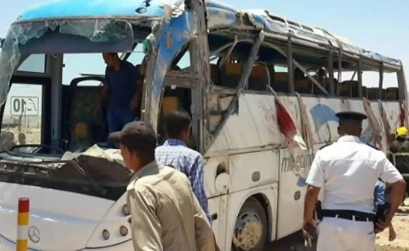 U napadu na autobus s koptskim kršćanima ubijeno najmanje sedam ljudi