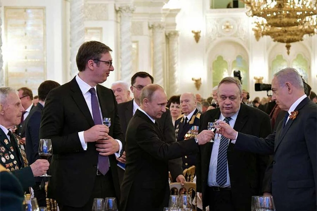 Putin odlikovao Vučića