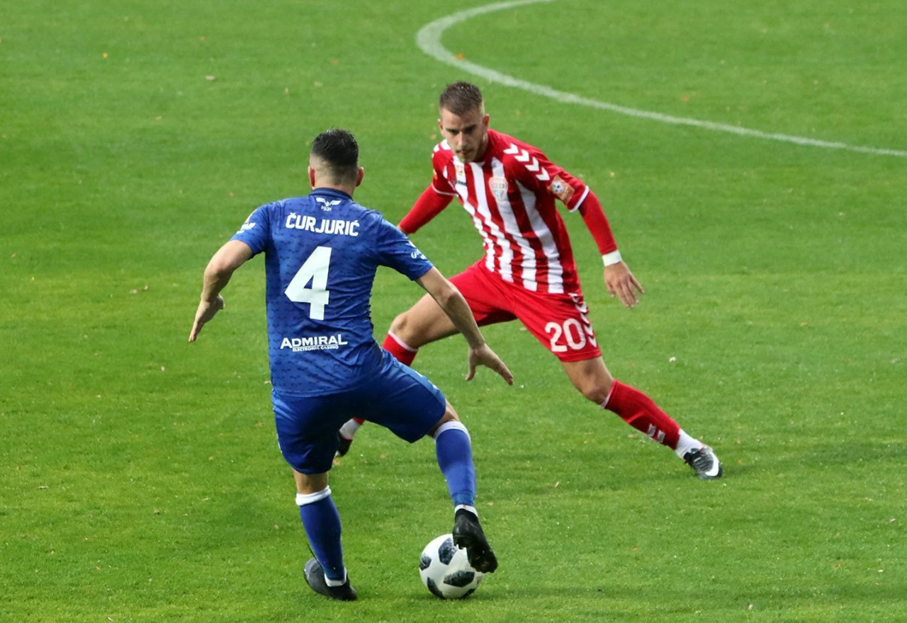 Željo poražen od Zvijezde, razočarani navijači utrčali u teren
