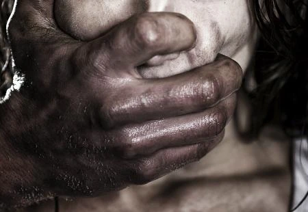 Njemačka: 15 azilanata silovalo 18-godišnju djevojku