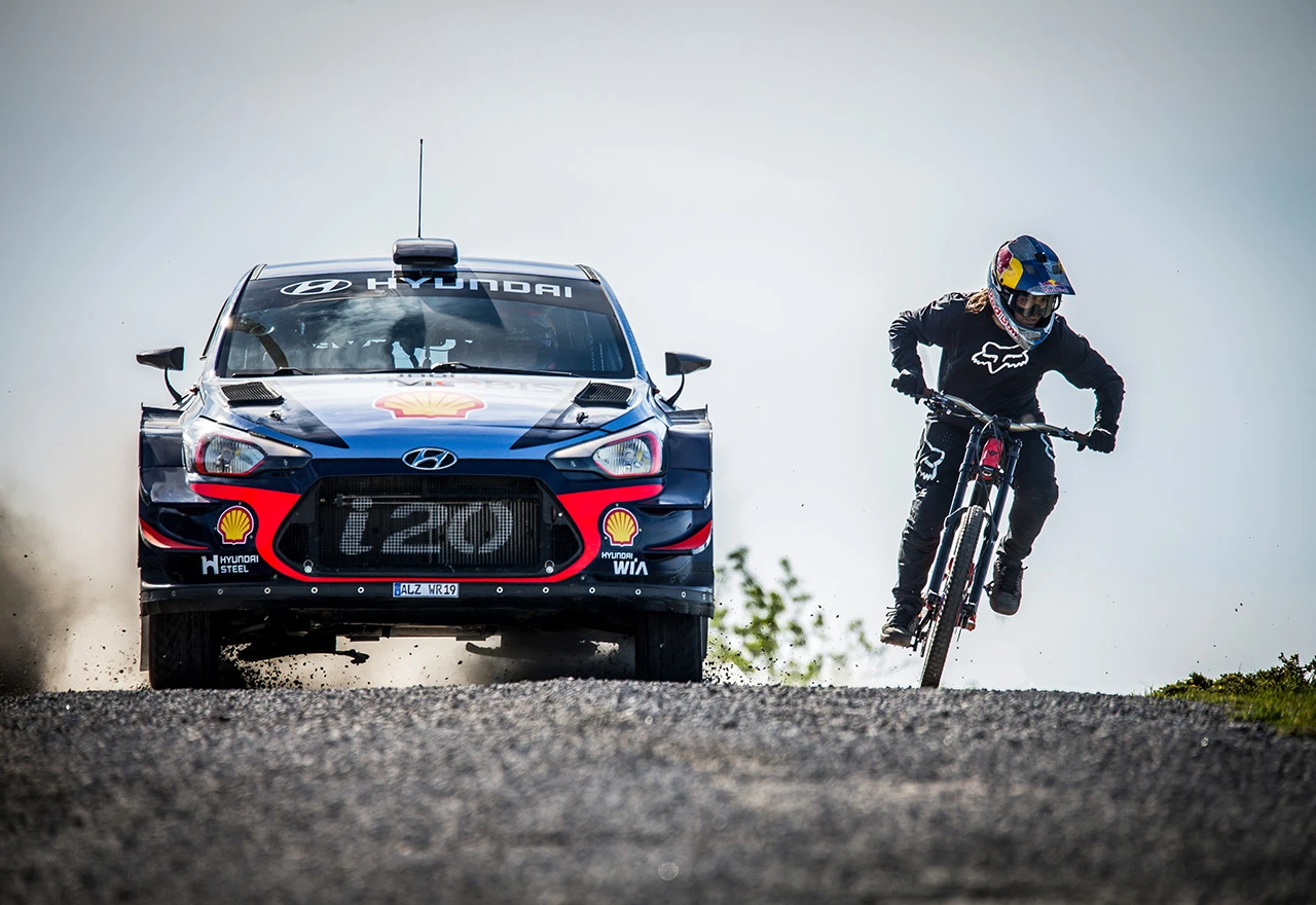 Tko je brži, rally automobil ili MTB bicikl na brdskoj stazi?