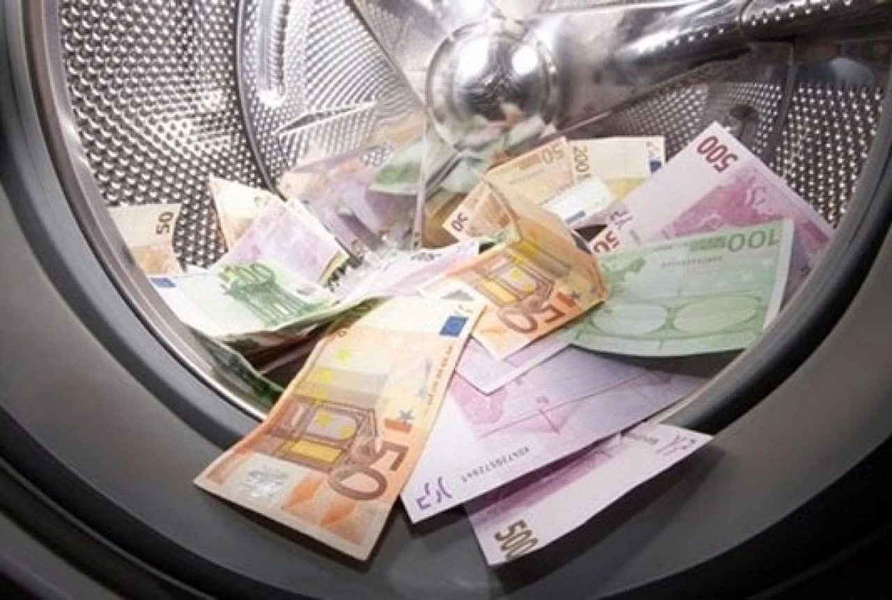 Pranje novca: Uhićeno sedam osoba, pronađeno oko milijun KM i oružje