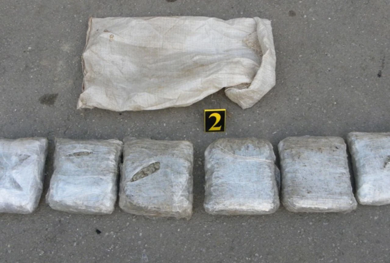 Crna Gora: Kod državljanina BiH pronađeno oko 6,7 kg skanka