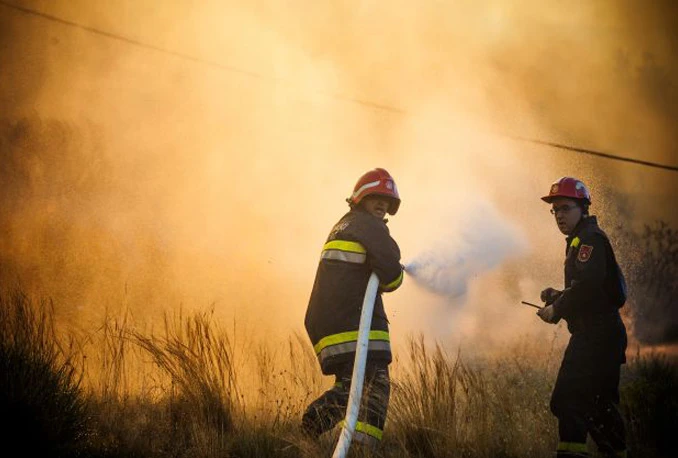 Požar kod Orebića ponovno se razbuktao, evakuirano 35 ljudi