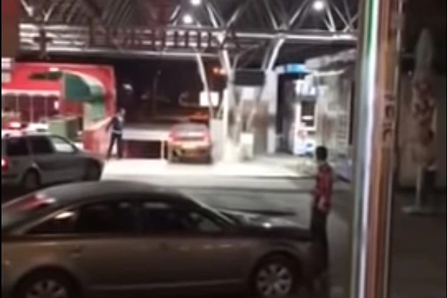 Banja Luka: Peugeotom 205 policiji pobjegao niz stepenice
