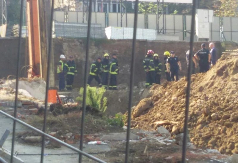 Na gradilištu zatrpane dvije osobe