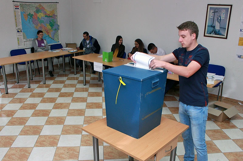 Počinje obavezna edukacija općinskih/gradskih izbornih povjerenstava
