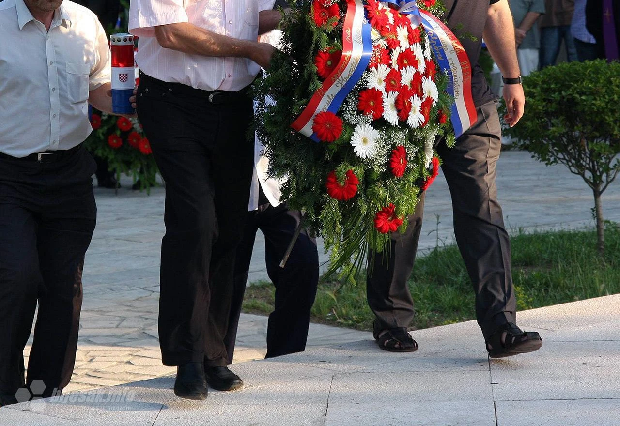 Općina Tomislavgrad kupuje cvijeće i lampione za 35.000 KM