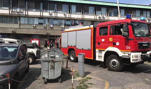 Srbija: Ugušili se u knjižnici