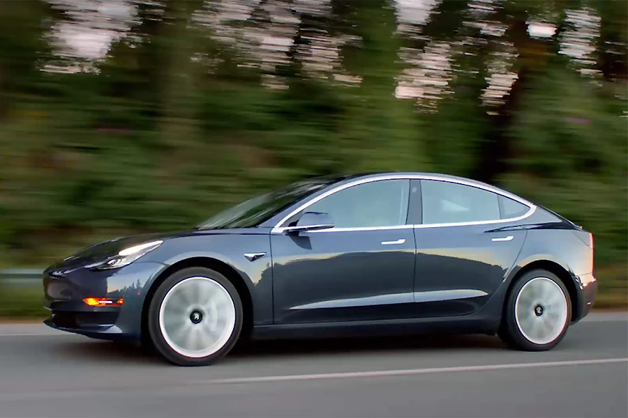 Tesla će predstaviti model koji će prodavati za 40.000 KM