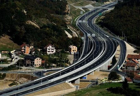 Švicarska gradi autoputove na kat