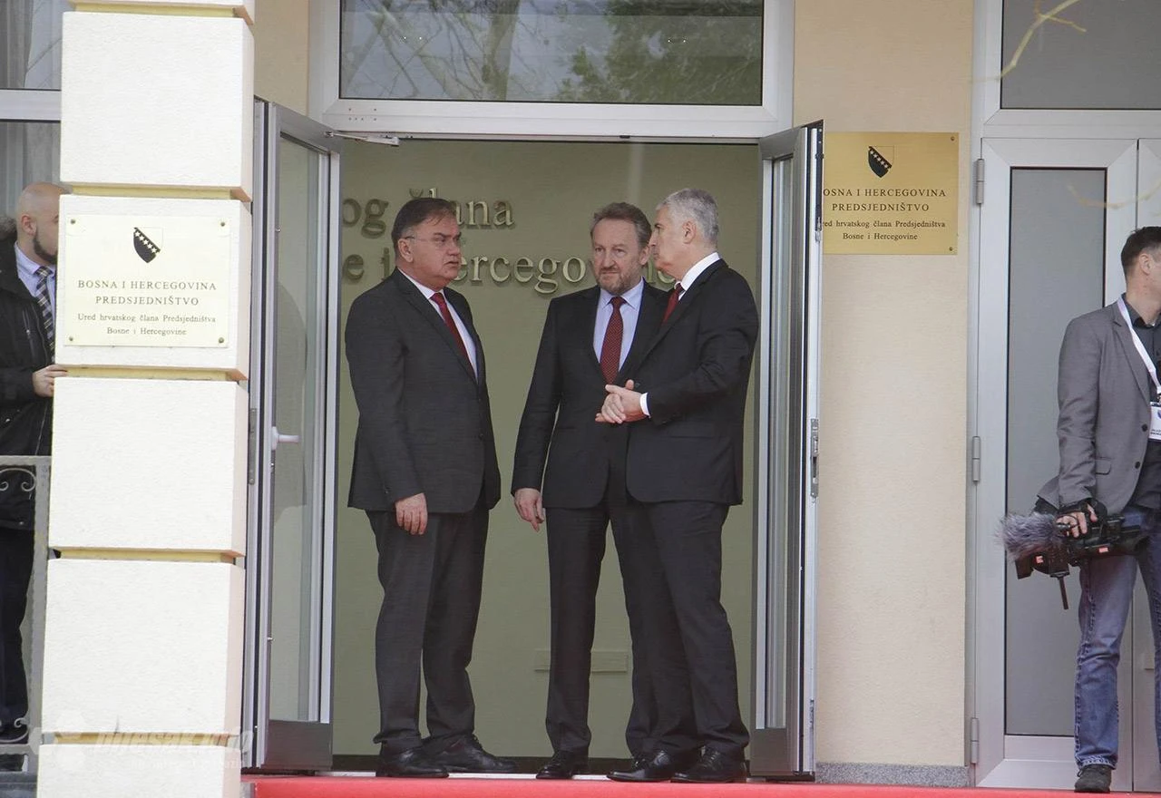 Izetbegović najvelikodušniji: Kome se dijeli novac iz proračunskih rezervi