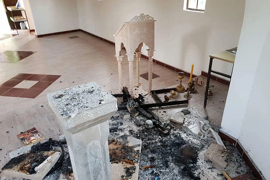 Zapaljena crkva u Visokom