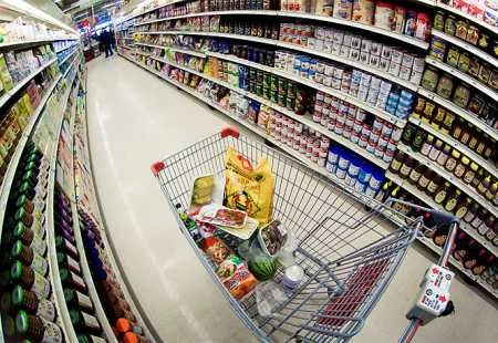 "Supermarketi zarađuju milijarde, a radnici gladuju"
