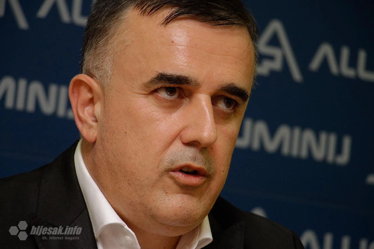 Policija izuzela dokumentaciju, Gadžić pozvao Vladu u Aluminij