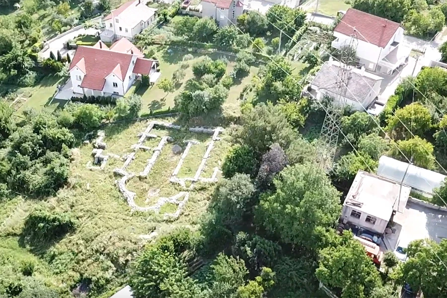 Pogled iz zraka na jednu od najstarijih građevina u Mostaru