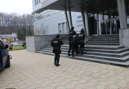 SIPA uhitila zamjenika direktora bolnice, liječnicu te kćer i sina Eseda Radeljaša