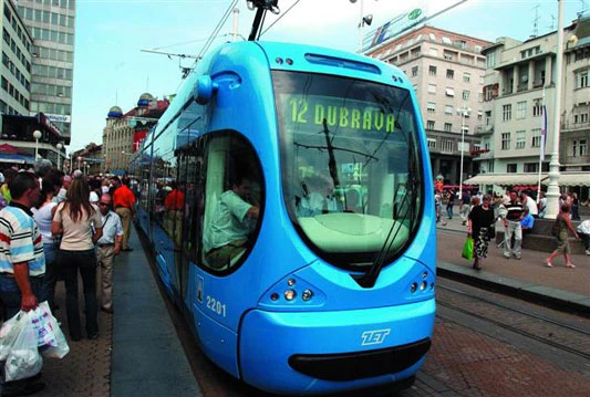 Vozači zaustavili tramvaje i autobuse na 10 minuta