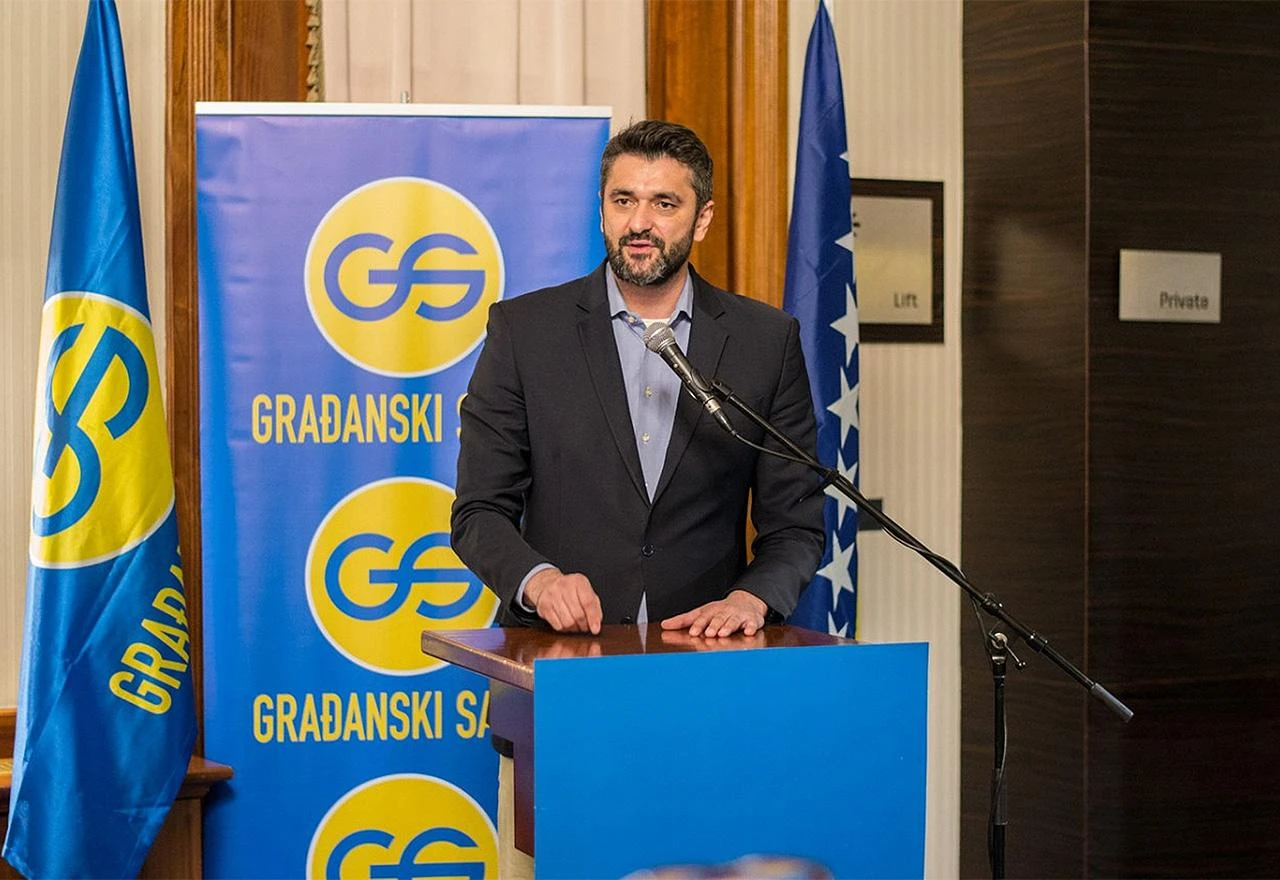 Slušaj, babo, orasi su skupi