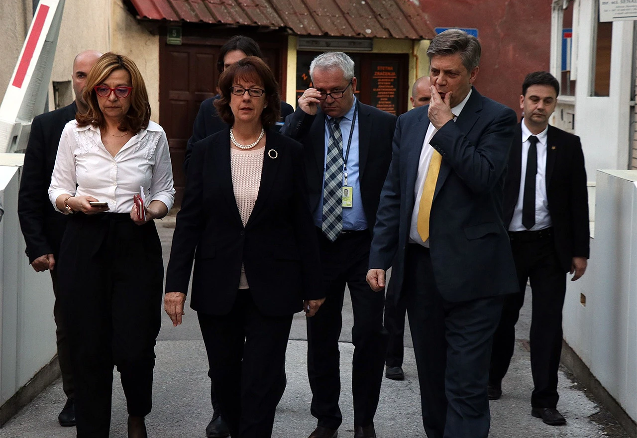Reakcije nakon sastanka: Međunarodna zajednica neće nametati rješenja