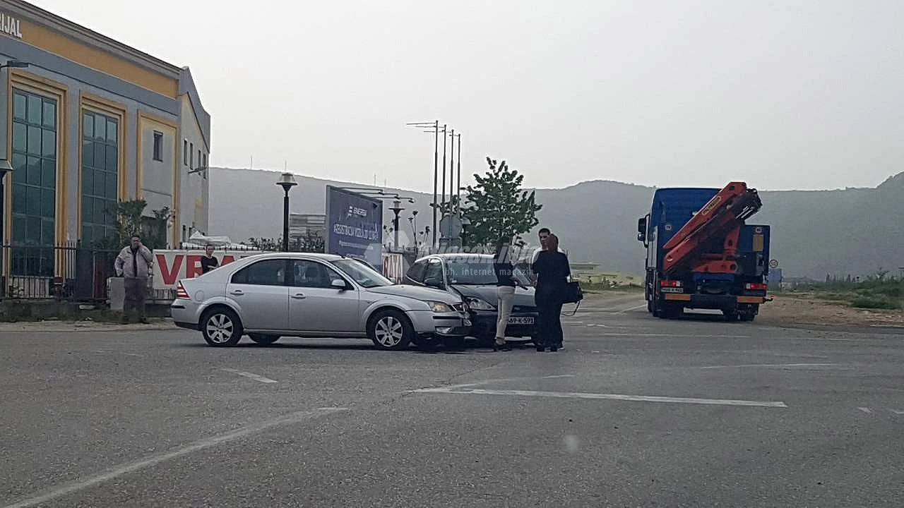 Sudar dvaju Fordova južno od Mostara