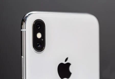 Apple priprema iPhone s tri kamere i 5x optičkim zumom