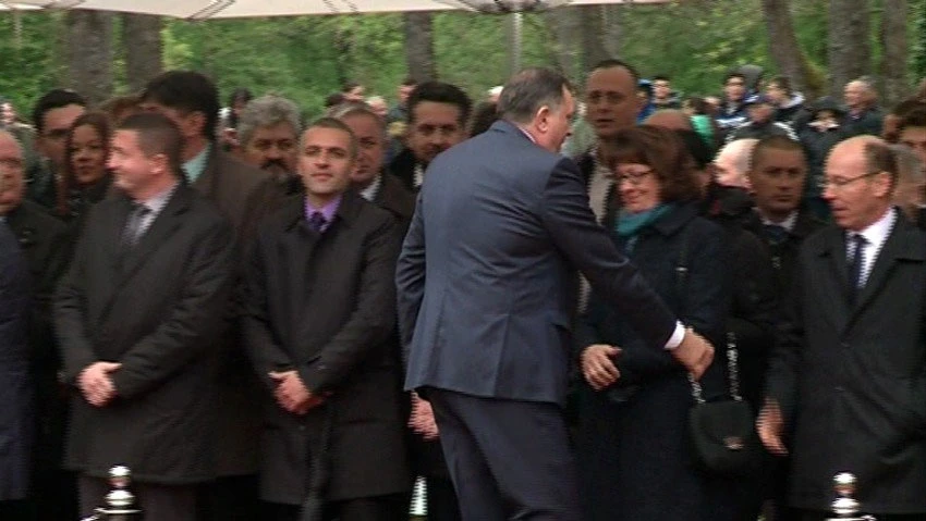 Dodik izignorirao Cormack: Nije joj pružio ruku u Jasenovcu