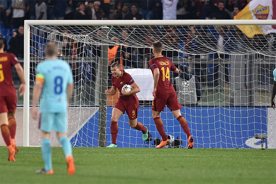 Roma razbila nemoćnu Barcu, Džeko maestralan
