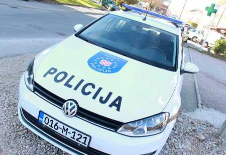 Ljubuški: Dvije osobe ozlijeđene u slijetanju automobila