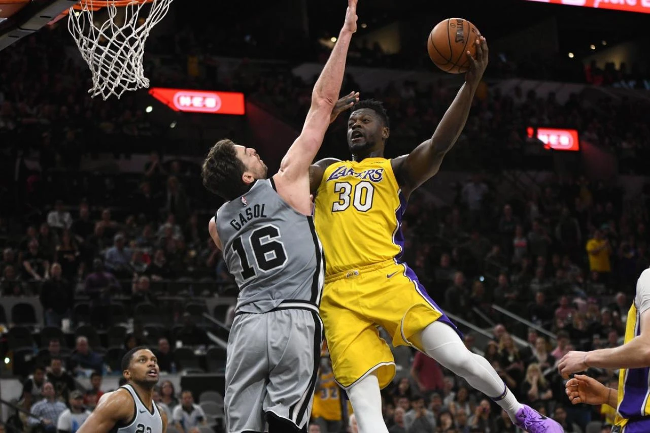 Lakersi iznenadili Spurse, Torontu pripao derbi Istoka