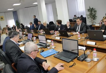 Stiže novac za zapošljavanje po ugovorima iz 2016.