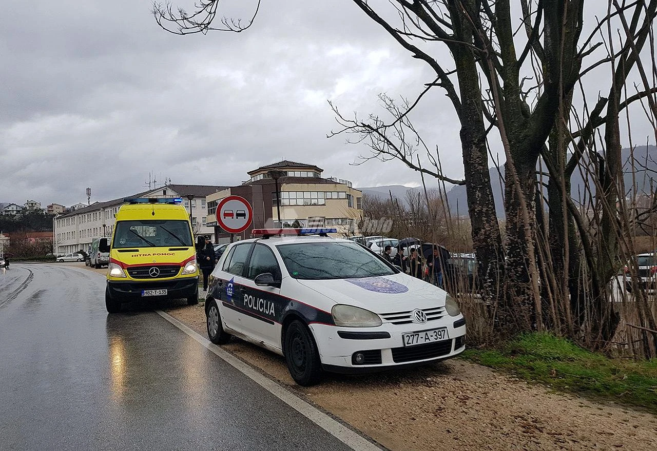 Tri policajca skočila za ženom u rijeku Lišticu