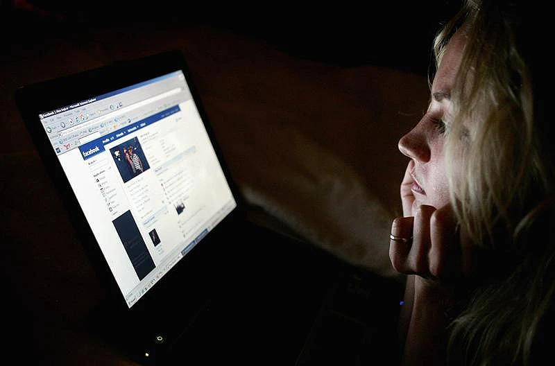Facebook pitao korisnike je li ok da muškarac od maloljetnice traži eksplicitne slike