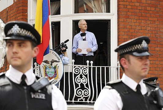 Assange primio sumnjivi paket