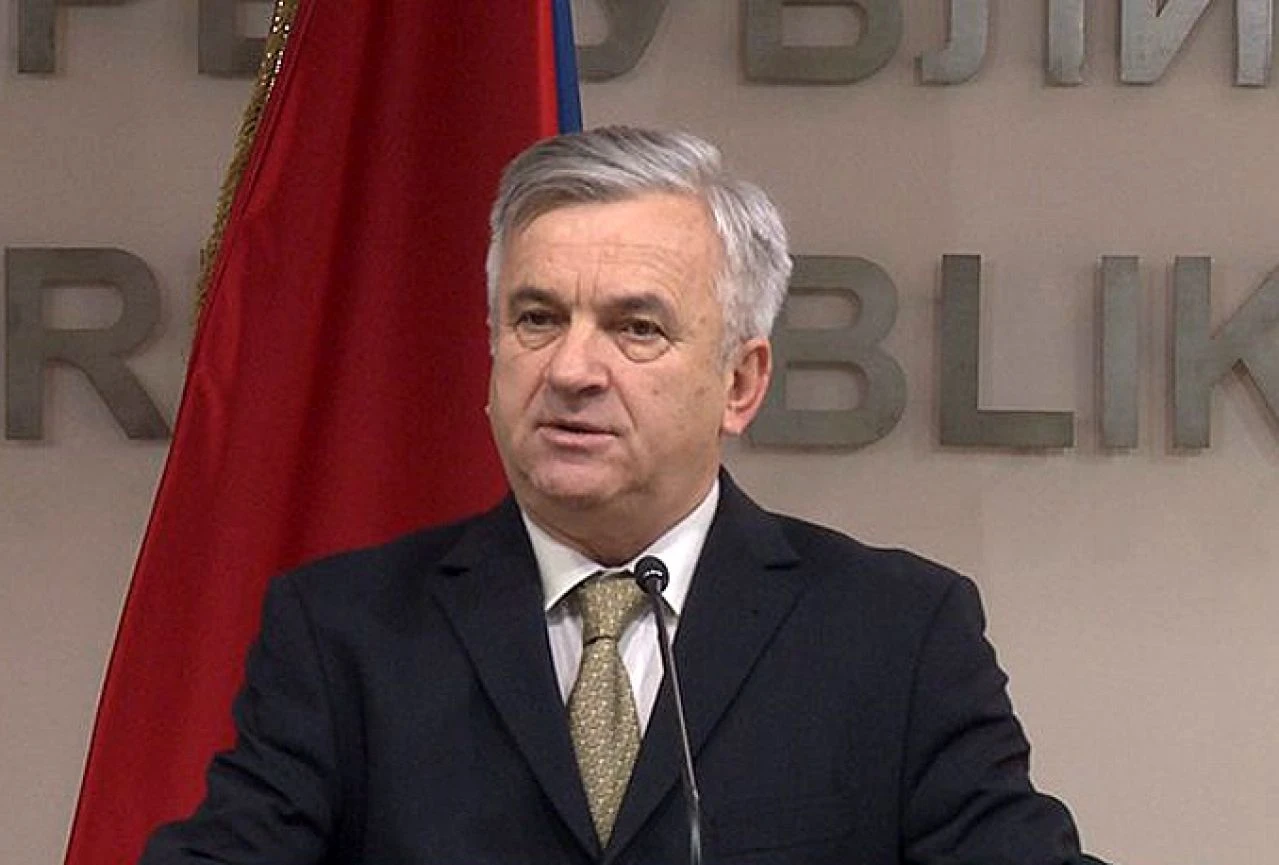Čubrilović tvrdi: U parlamentu RS-a nisu bili naoružani ljudi