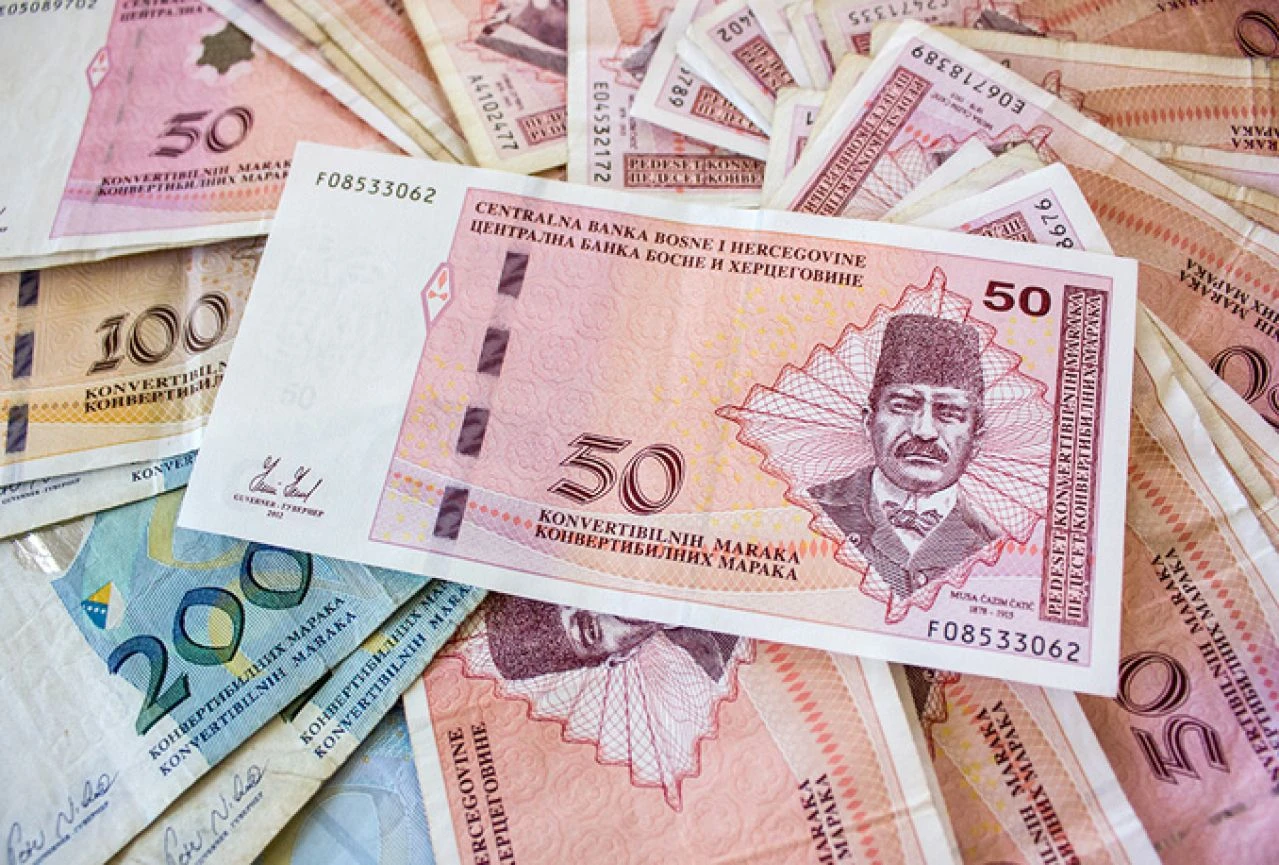 Ukida se isplata "na ruke" - akontacije i dnevnice isključivo na račun
