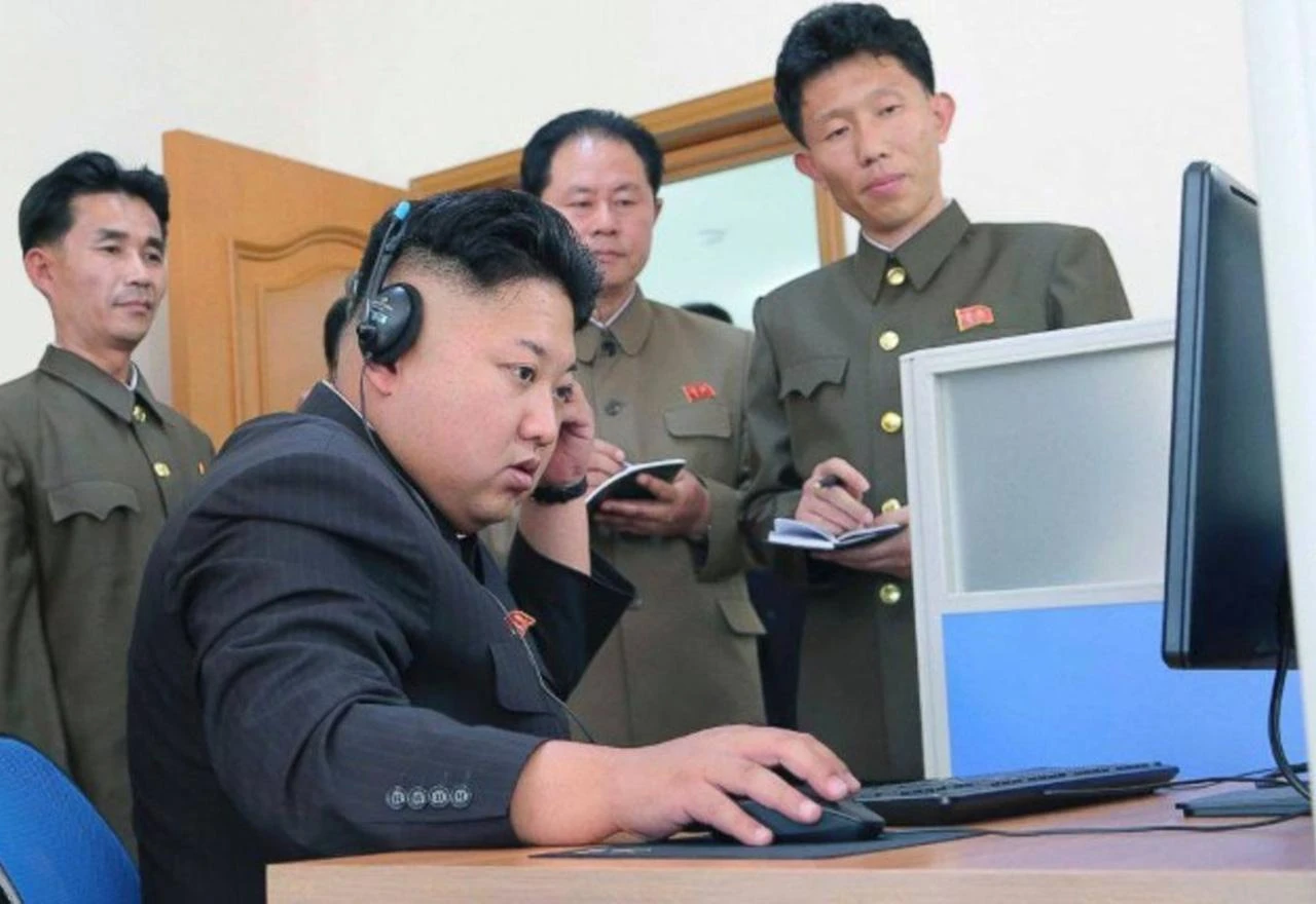 Kim Jong Un kaže kako je tipka za nuklearni napad na SAD uvijek na njegovom stolu