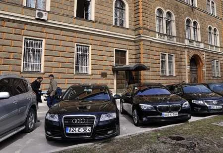 Deset milijuna maraka za službene limuzine