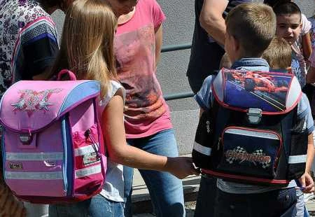 U osnovnim i srednjim školama HNŽ-a i ŽZH manji broj učenika