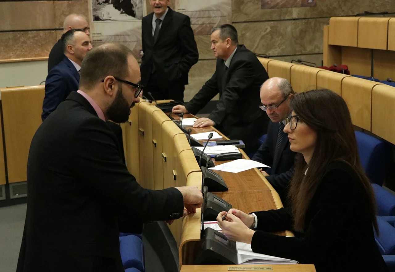 Ime ''Herceg Bosne'' prekinulo sjednicu Zastupničkog doma  do daljnjeg