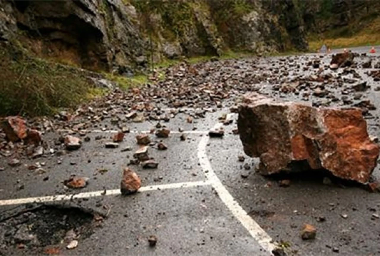 Veliki odron na putu Jablanica - Prozor