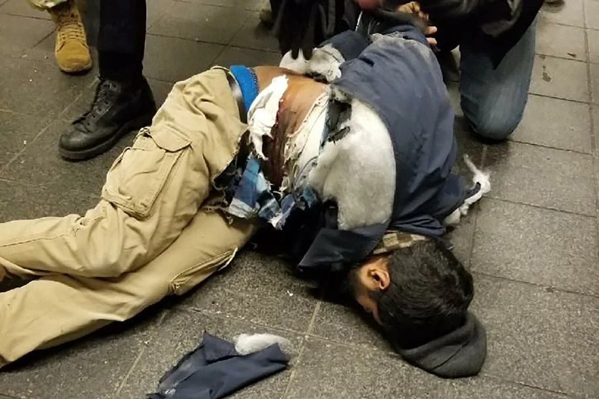 Napadač iz New Yorka izjavio da je aktivirao eksploziv iz osvete