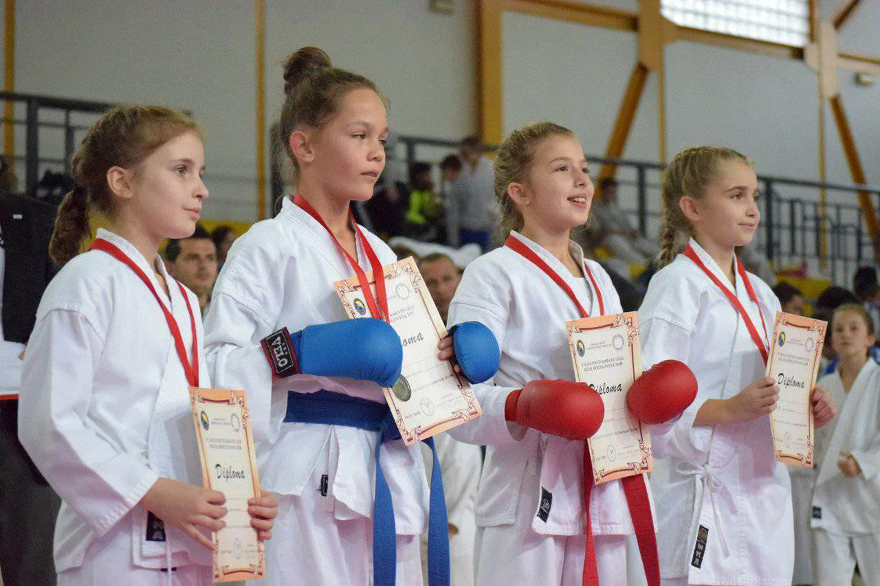 Karate Klub Široki Brijeg osvojio 14 medalja u četvrtom kolu Lige Hercegovine
