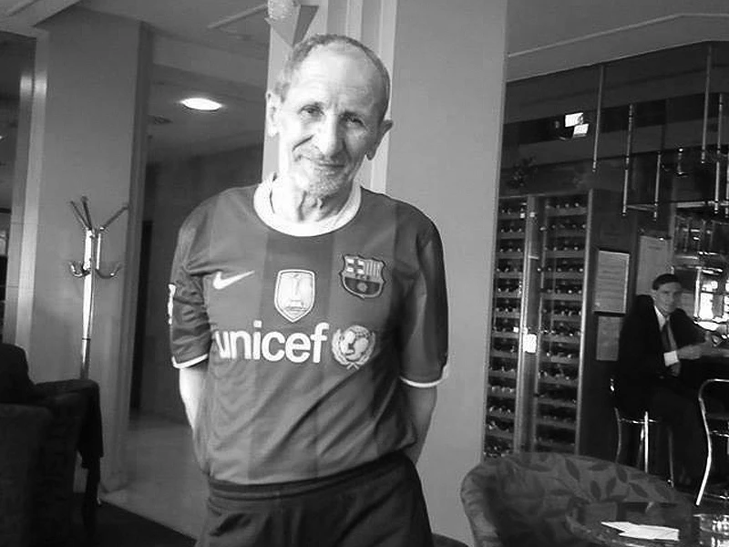 Preminula mostarska legenda Izet Mujić - Stampi