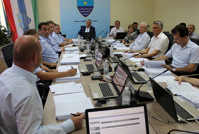 Vlada HNŽ: Majkama za vrijeme porodiljnog odsustva 80 posto plaće