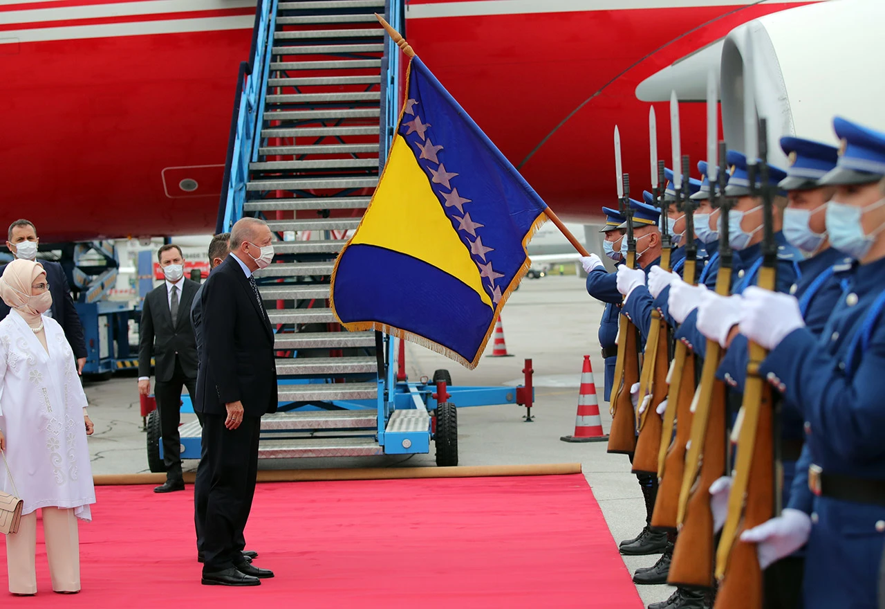 Zastavarenje u BiH: 'ko ne skače, mrzi Bosnu