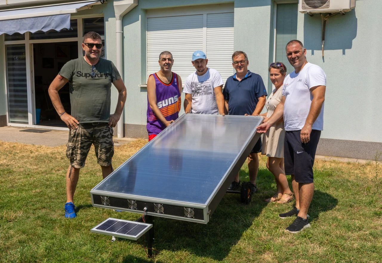 Osposobljeno sedam mentora za proizvodnju solarnih sušara
