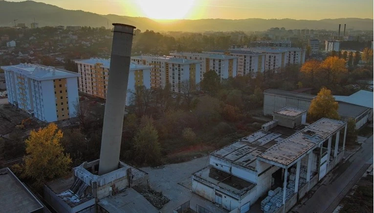 Rušenje dimnjaka nije uspjelo ni iz trećeg pokušaja