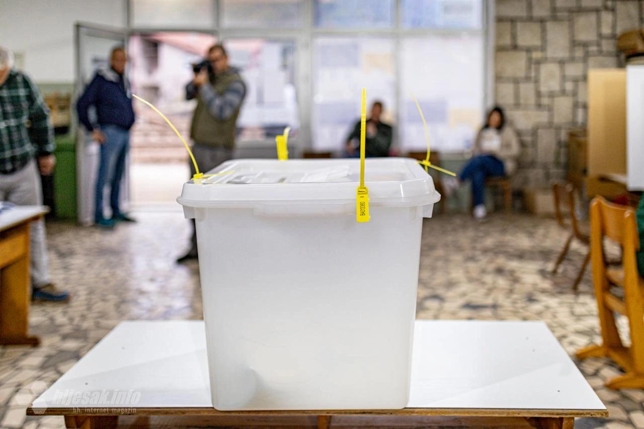 Raport tvrdi: SDA-ovci zvali građane Jablanice i nudili 100 KM za glas