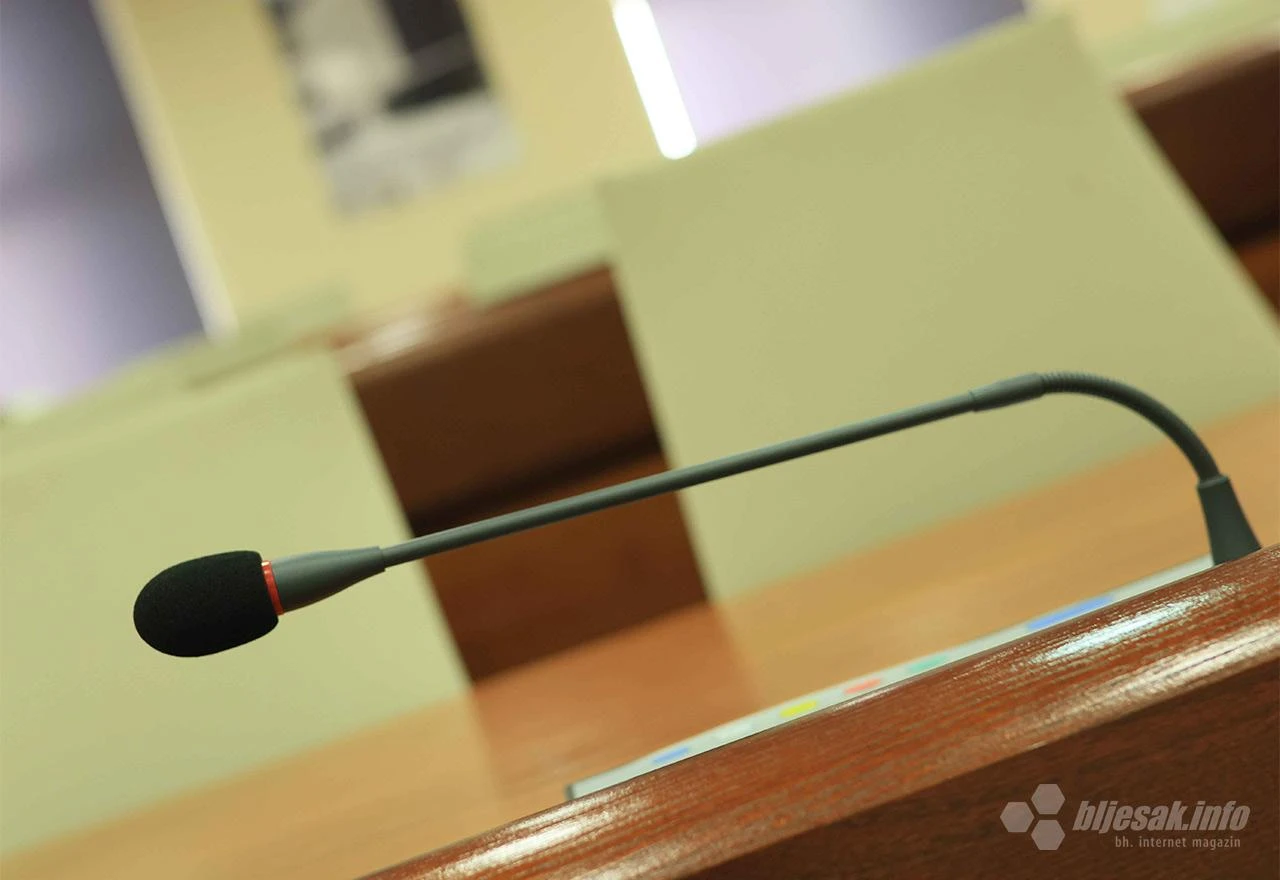 Mandat prođe bez riječi…